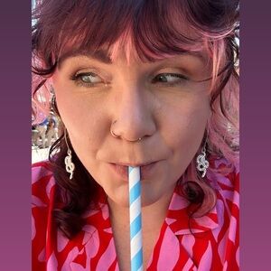 Meet your Posher, Holly